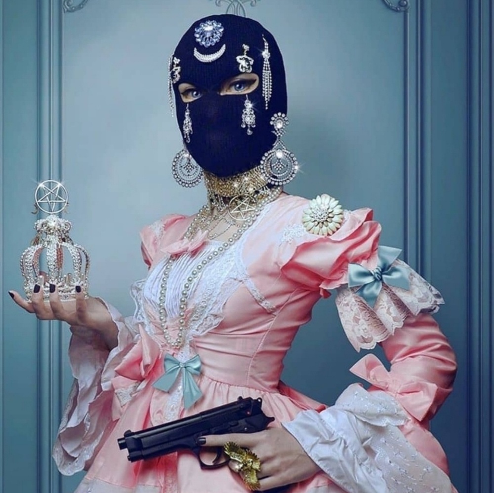 Meet your Posher, Elizabeth